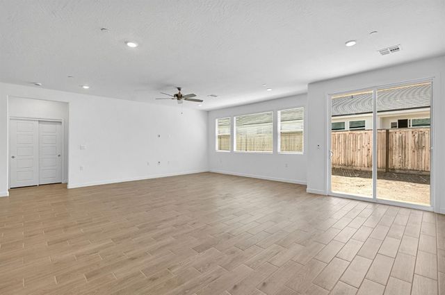 3921 Buttercup Road, Madera, CA 93636