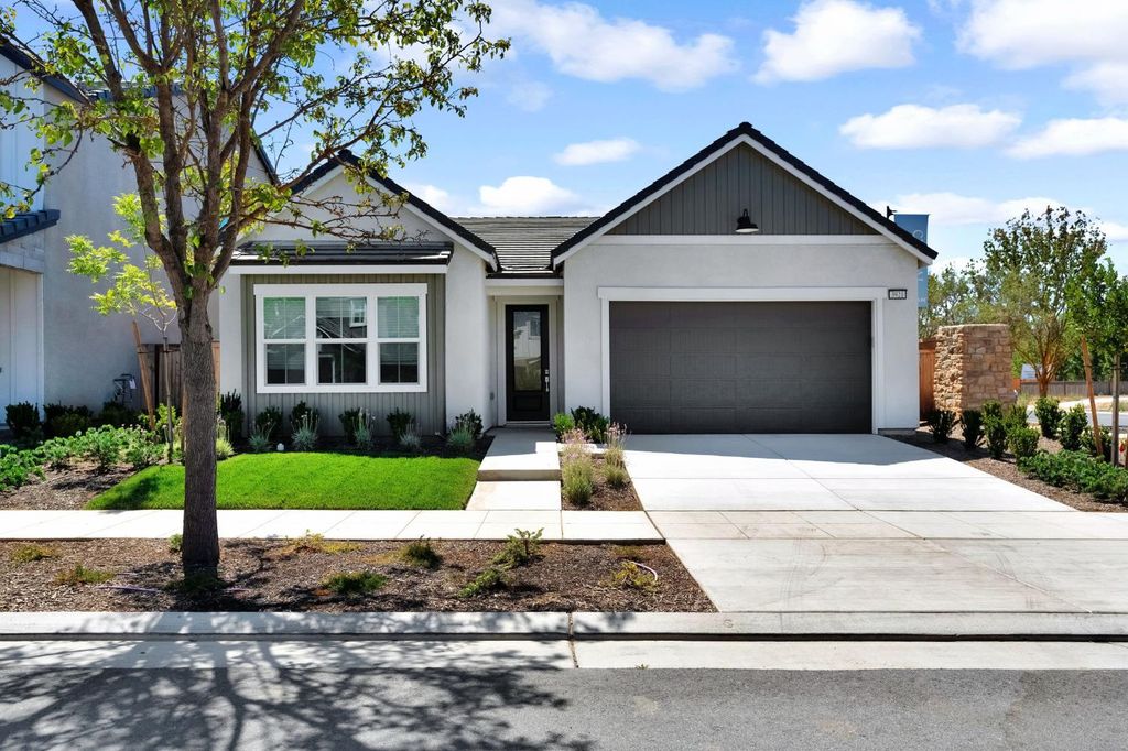 3921 Buttercup Road, Madera, CA 93636