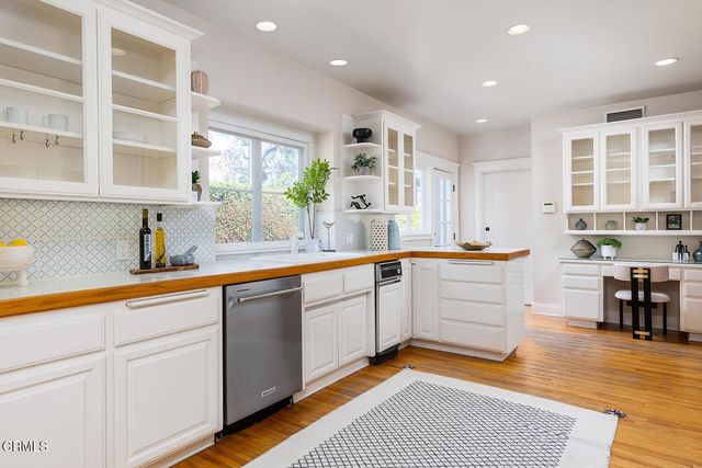 1220 Wentworth Avenue, Pasadena, CA 91106