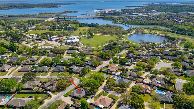 301 Raintree Drive, Highland Village, TX 75077