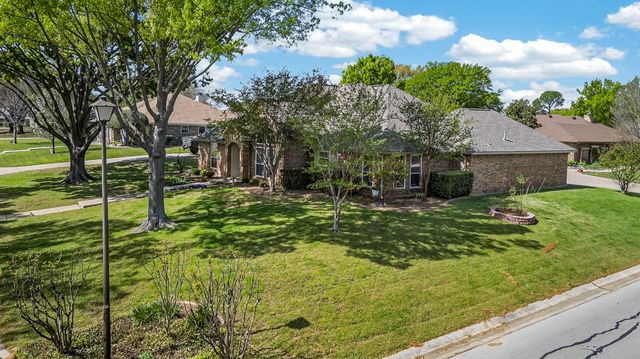 301 Raintree Drive, Highland Village, TX 75077