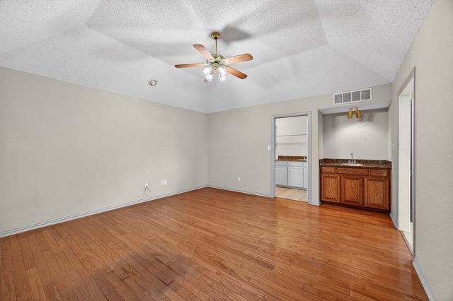 301 Raintree Drive, Highland Village, TX 75077