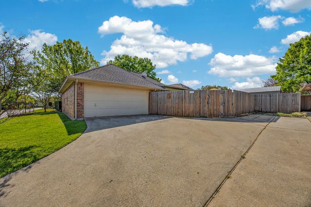 301 Raintree Drive, Highland Village, TX 75077