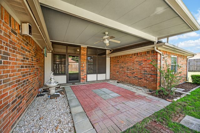 301 Raintree Drive, Highland Village, TX 75077