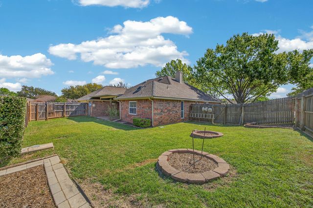 301 Raintree Drive, Highland Village, TX 75077