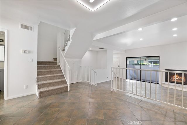 7550 Zombar 11, Van Nuys, CA 91406