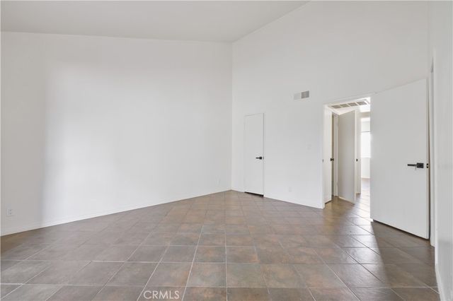 7550 Zombar 11, Van Nuys, CA 91406