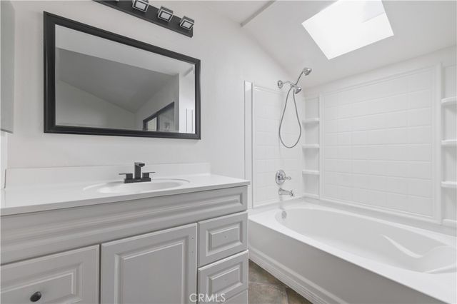 7550 Zombar 11, Van Nuys, CA 91406