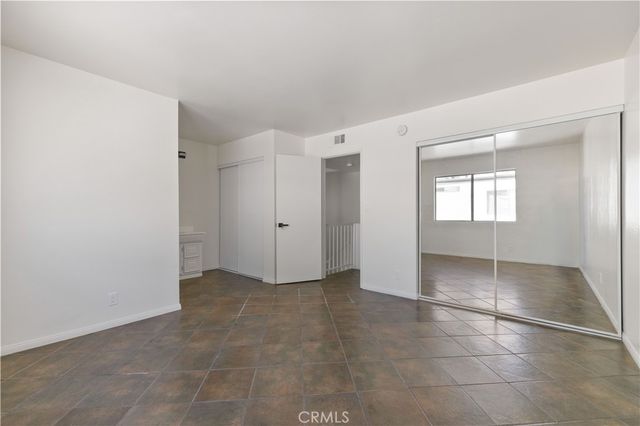 7550 Zombar 11, Van Nuys, CA 91406