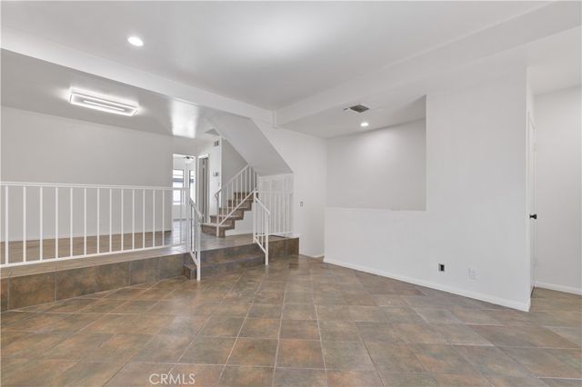 7550 Zombar 11, Van Nuys, CA 91406