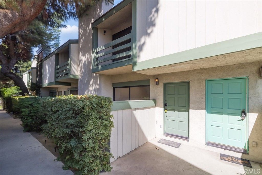 7550 Zombar 11, Van Nuys, CA 91406