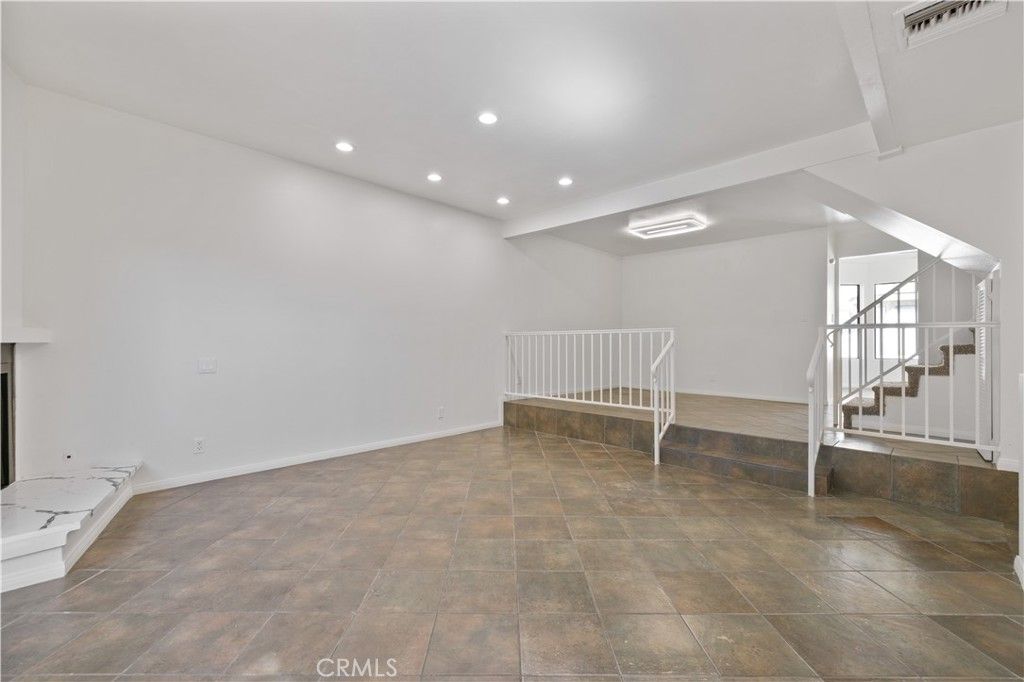 7550 Zombar 11, Van Nuys, CA 91406 — photo 3
