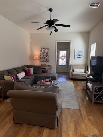 955 Shadow Bluff Dr, Baton Rouge, LA 70820