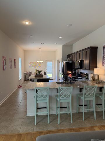 955 Shadow Bluff Dr, Baton Rouge, LA 70820