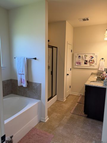 955 Shadow Bluff Dr, Baton Rouge, LA 70820