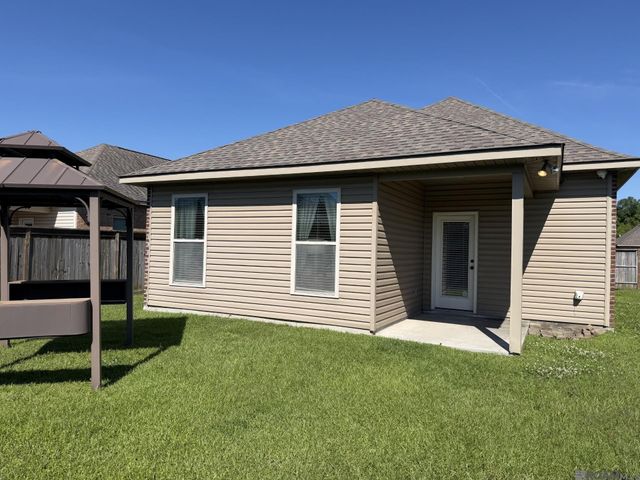955 Shadow Bluff Dr, Baton Rouge, LA 70820