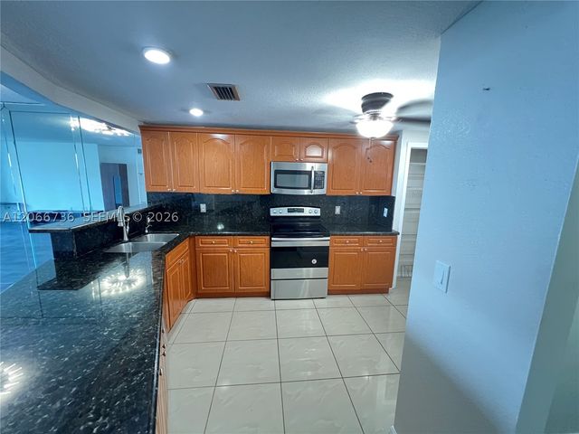 1770 NE 191st St 509-1, Miami, FL 33179