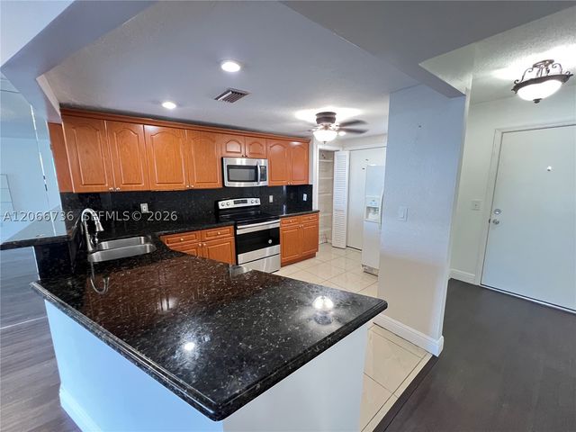 1770 NE 191st St 509-1, Miami, FL 33179