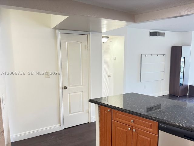 1770 NE 191st St 509-1, Miami, FL 33179