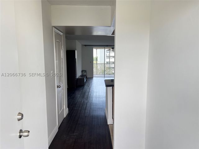 1770 NE 191st St 509-1, Miami, FL 33179