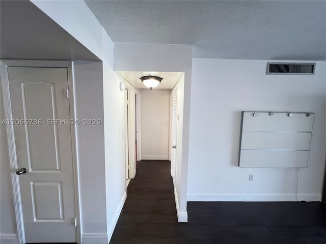 1770 NE 191st St 509-1, Miami, FL 33179