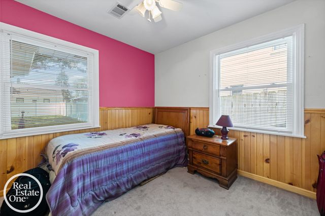 21600 Revere Street, Saint Clair Shores, MI 48080