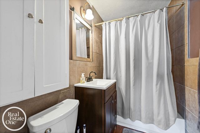21600 Revere Street, Saint Clair Shores, MI 48080