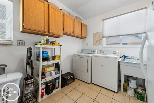 21600 Revere Street, Saint Clair Shores, MI 48080