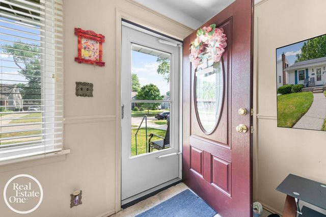 21600 Revere Street, Saint Clair Shores, MI 48080