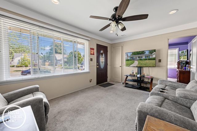 21600 Revere Street, Saint Clair Shores, MI 48080