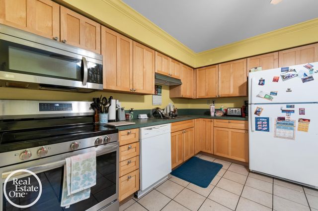 21600 Revere Street, Saint Clair Shores, MI 48080