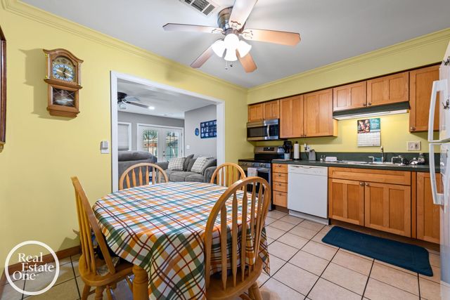 21600 Revere Street, Saint Clair Shores, MI 48080