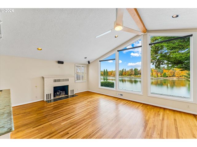 21047 Ne INTERLACHEN Ln, Fairview, OR 97024