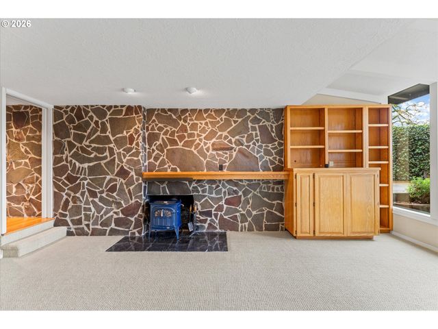 21047 Ne INTERLACHEN Ln, Fairview, OR 97024