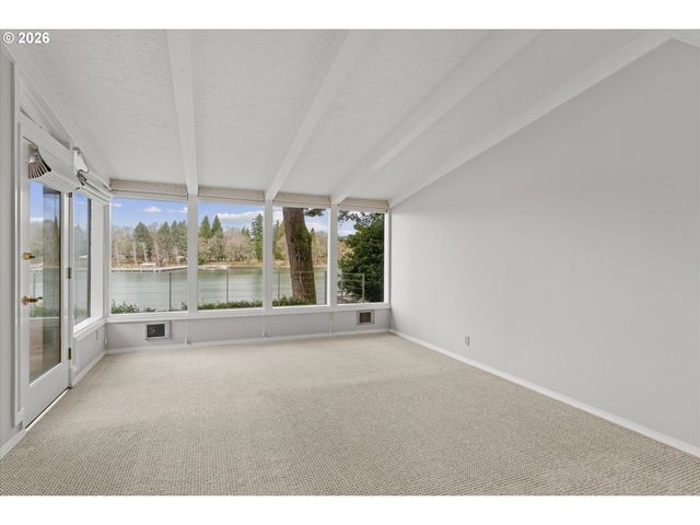 21047 Ne INTERLACHEN Ln, Fairview, OR 97024