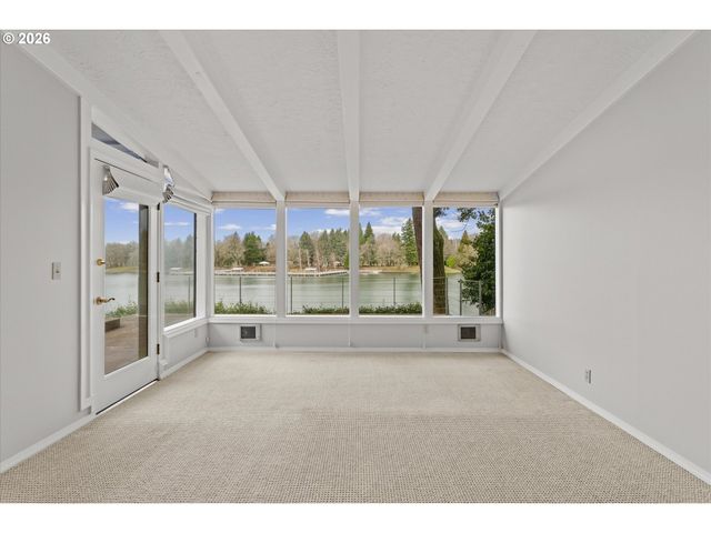 21047 Ne INTERLACHEN Ln, Fairview, OR 97024