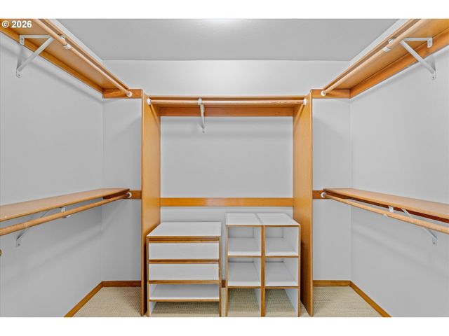 21047 Ne INTERLACHEN Ln, Fairview, OR 97024