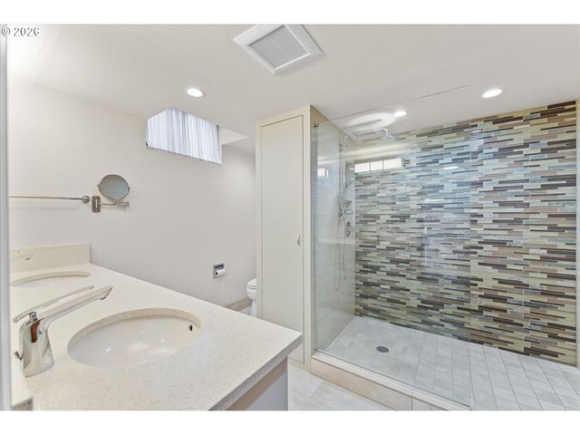 21047 Ne INTERLACHEN Ln, Fairview, OR 97024