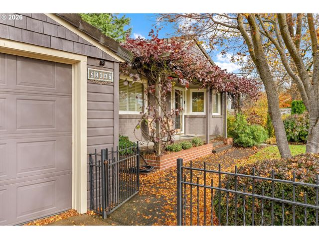 21047 Ne INTERLACHEN Ln, Fairview, OR 97024