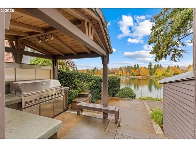 21047 Ne INTERLACHEN Ln, Fairview, OR 97024