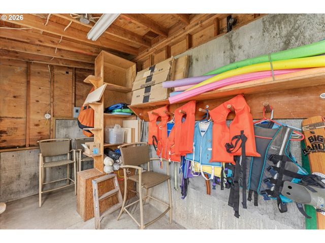 21047 Ne INTERLACHEN Ln, Fairview, OR 97024