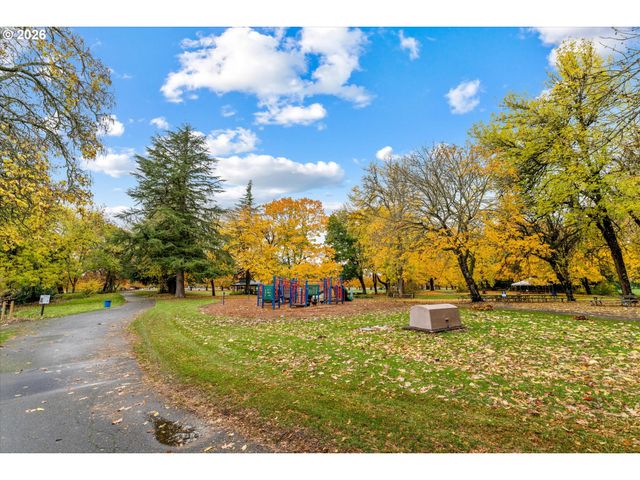 21047 Ne INTERLACHEN Ln, Fairview, OR 97024