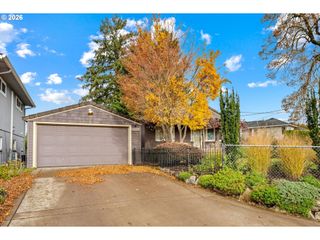 21047 Ne INTERLACHEN Ln, Fairview, OR 97024