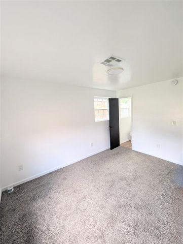 905 Royal Avenue, Midwest City, OK 73130
