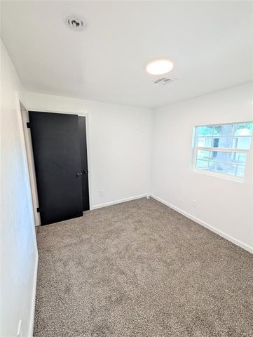 905 Royal Avenue, Midwest City, OK 73130