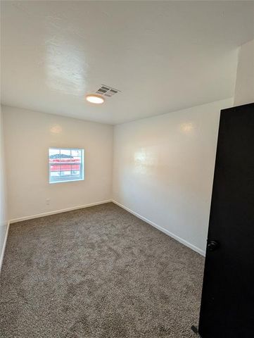 905 Royal Avenue, Midwest City, OK 73130