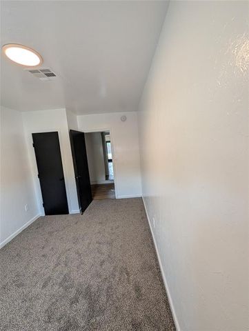 905 Royal Avenue, Midwest City, OK 73130
