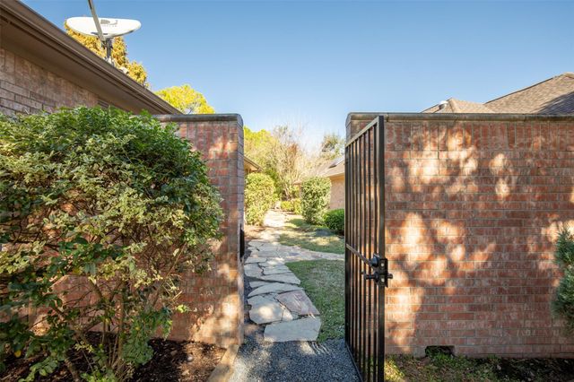 2434 Fairway Pointe Drive, League City, TX 77573