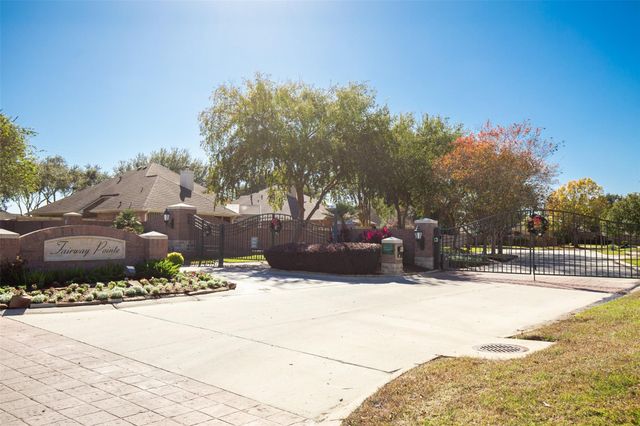 2434 Fairway Pointe Drive, League City, TX 77573