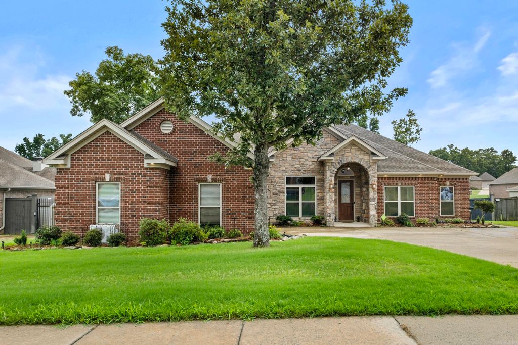 2641 River Eagle Court, Sherwood, AR 72120